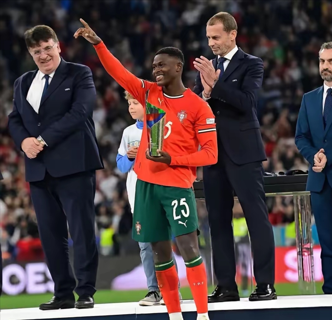 包含葡萄牙体育迎国王杯关键赛，赛后调整名单，球迷炸锅，临场指挥获称赞的词条