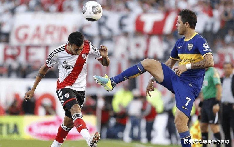 包含葡超倒计时；山东男篮今夜止住颓势；细节引发关注；压力陡增；更衣室氛围转暖的词条