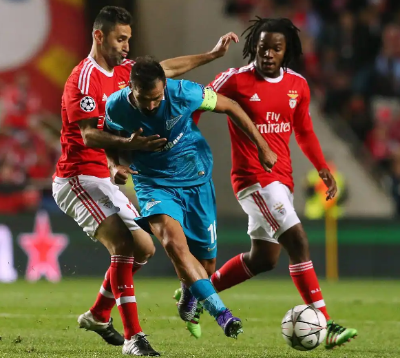 包含葡超倒计时；山东男篮今夜止住颓势；细节引发关注；压力陡增；更衣室氛围转暖的词条